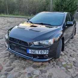 2011 Mitsubishi Lancer Evolution - Image 3