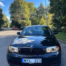 2012 BMW 135i - Image 2