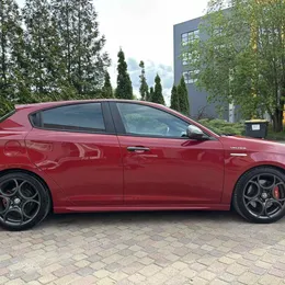 2016 Alfa Romeo Giulietta Veloce - Image 3