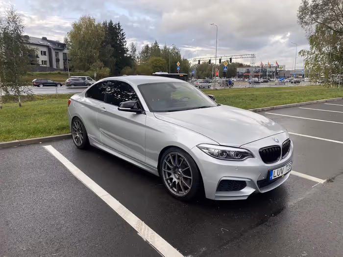 BMW M235i