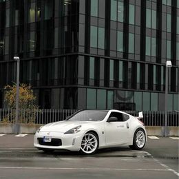 2017 Nissan 370Z - Image 2