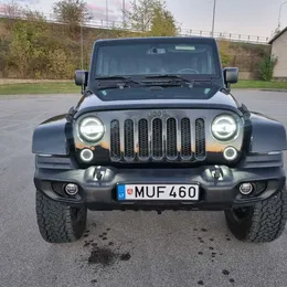 2018 Jeep Wrangler Sahara - Image 5
