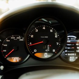 2018 Porsche 718 Cayman - Image 7