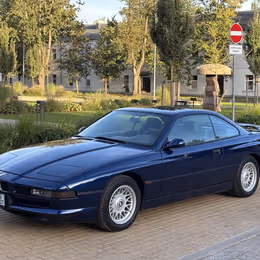 BMW 850i - Image 2