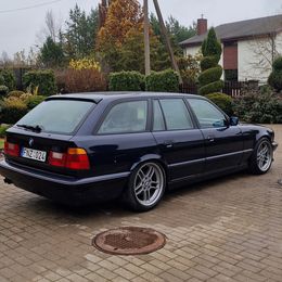 BMW 520i - Image 2