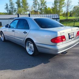 Mercedes-Benz E55 AMG - Image 2