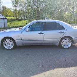 Mercedes-Benz E55 AMG - Image 6