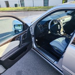 Mercedes-Benz E55 AMG - Image 11