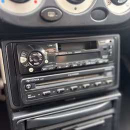 Toyota MR2 Roadster - Image 9