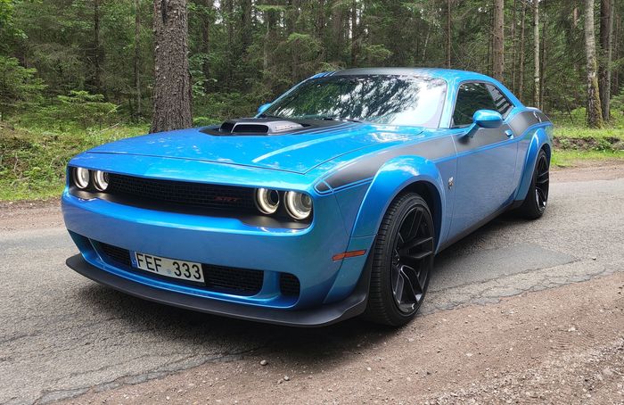 Dodge Challenger R/T Scat Pack Shaker