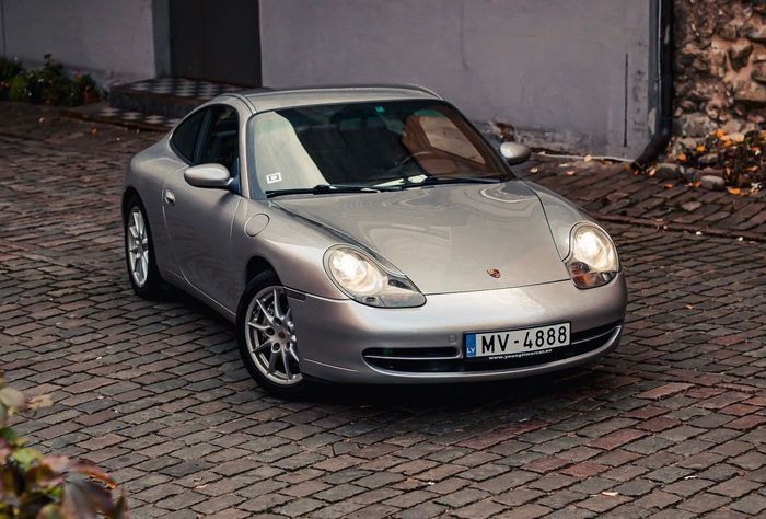 Porsche 911 Carrera 4
