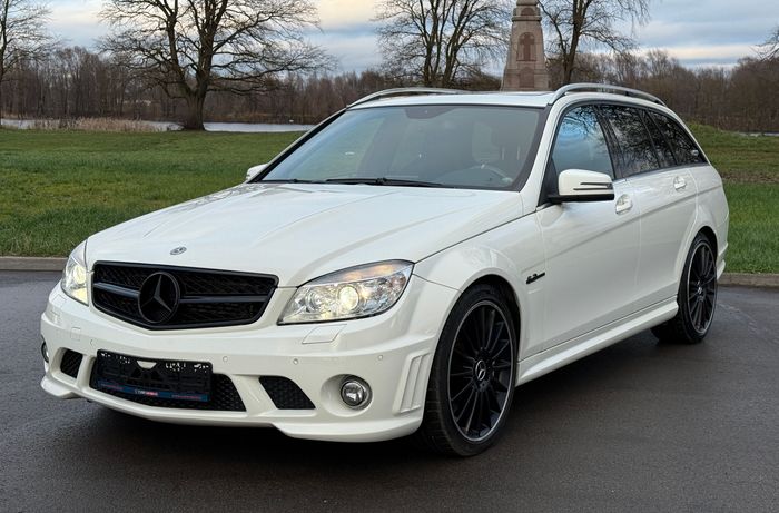 Mercedes-Benz C63 AMG