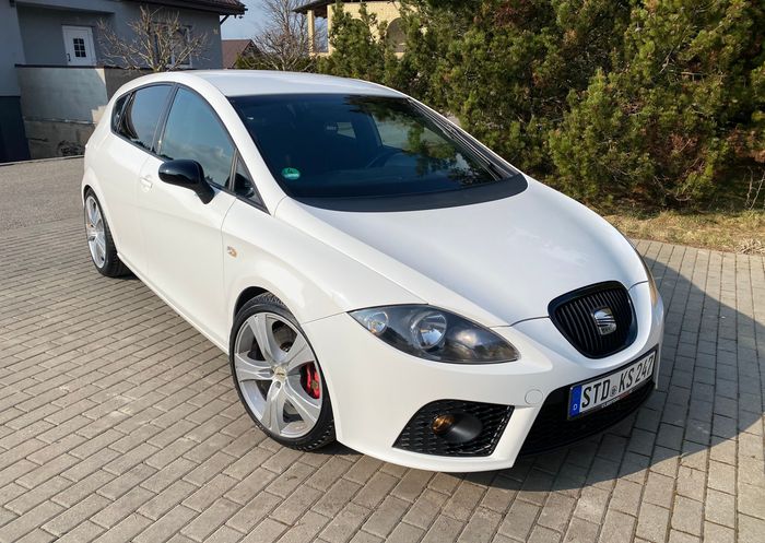 SEAT Leon Cupra