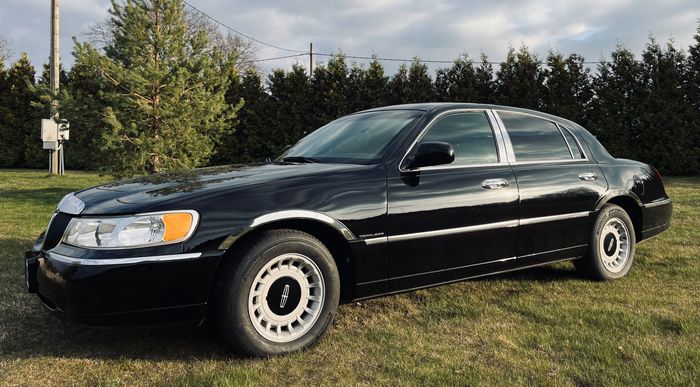 Lincoln Town Car