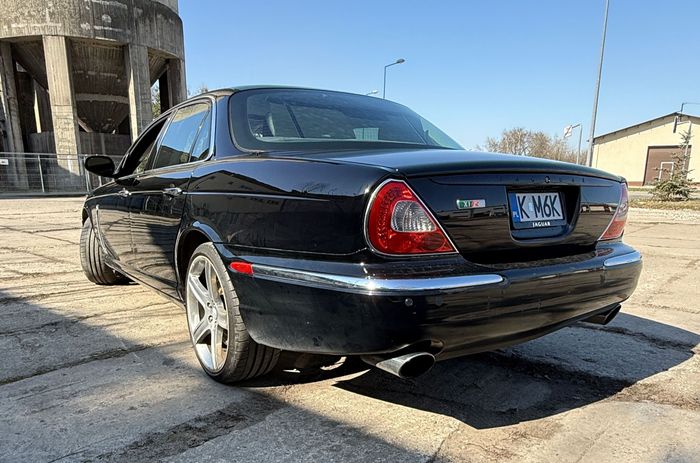 Jaguar XJR