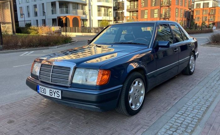 Mercedes-Benz 300 E-24
