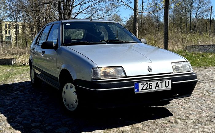 Renault 19