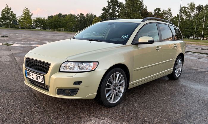 Volvo V50 T5