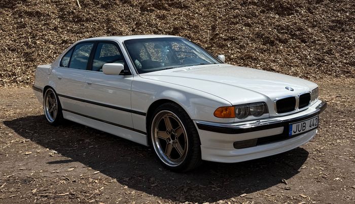 BMW 735i