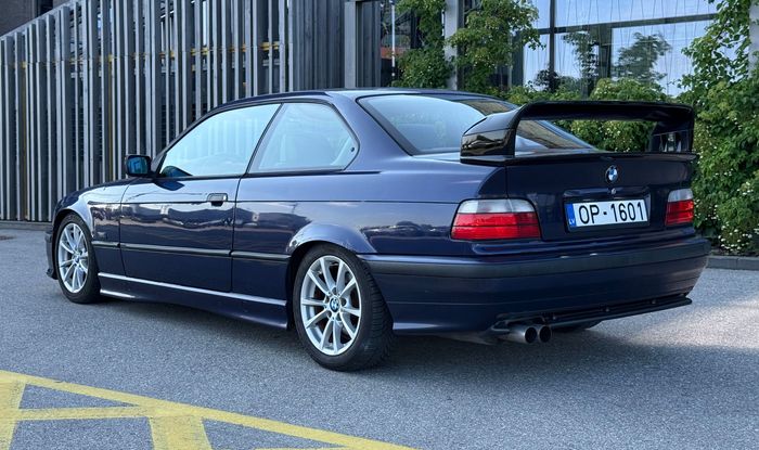 BMW 328i