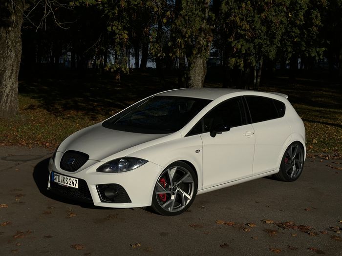 SEAT Leon Cupra