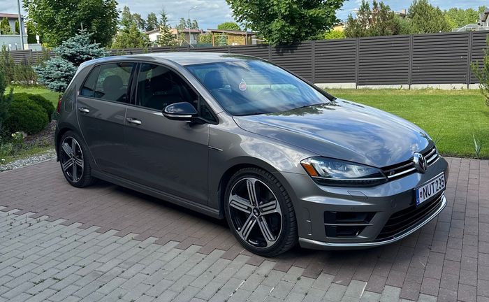 Volkswagen Golf R