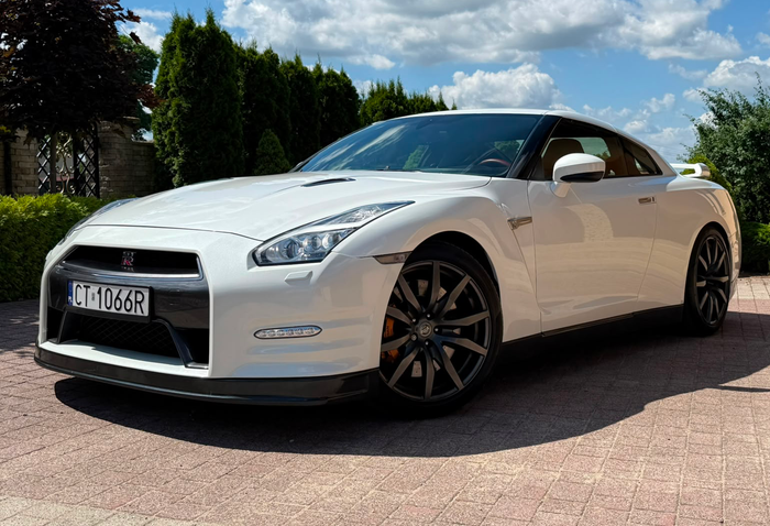 Nissan GT-R