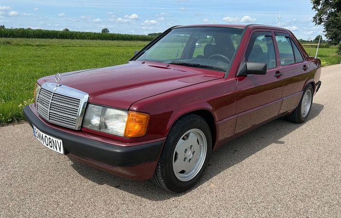 Mercedes-Benz 190 E