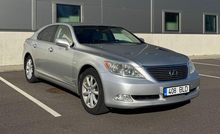 Lexus LS 460