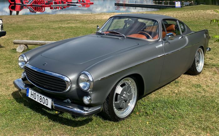 Volvo P1800E