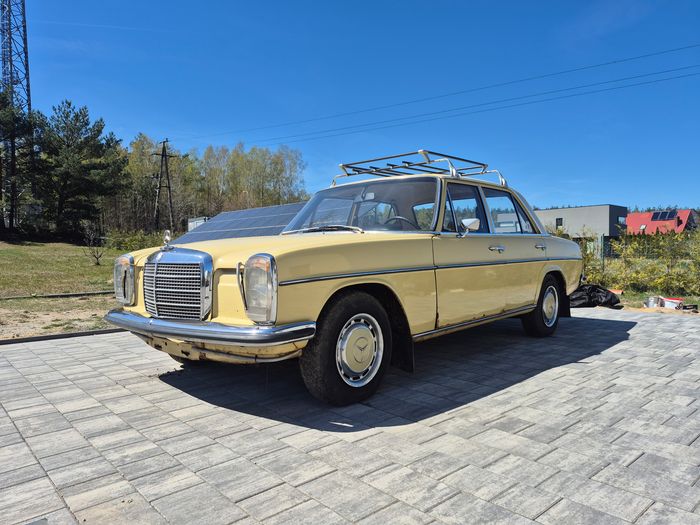 Mercedes-Benz 230