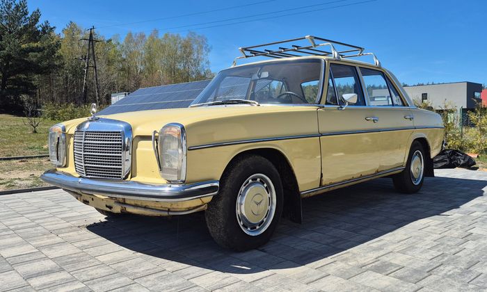 Mercedes-Benz 230