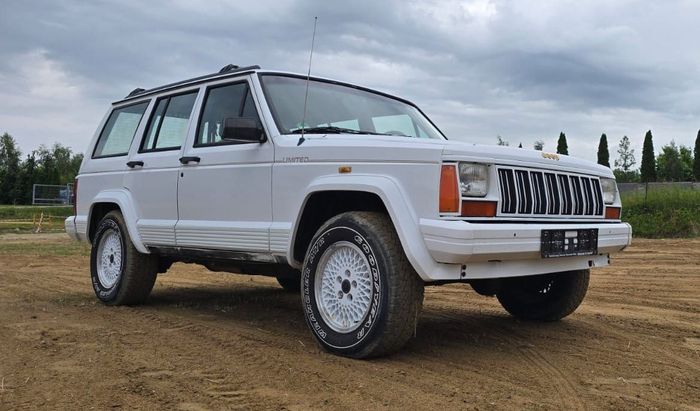 Jeep Cherokee