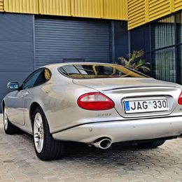 Jaguar XKR