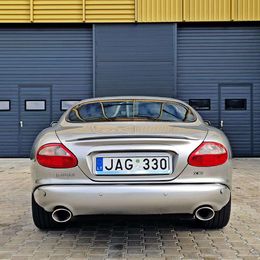 Jaguar XKR