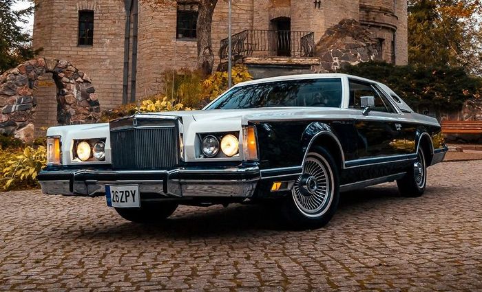 Lincoln Continental Mark V Bill Blass Edition