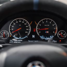 M5-f10-22.jpg