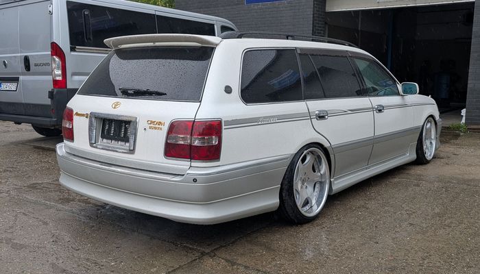 Toyota Crown Athlete V