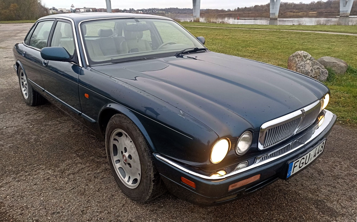 Jaguar XJ6